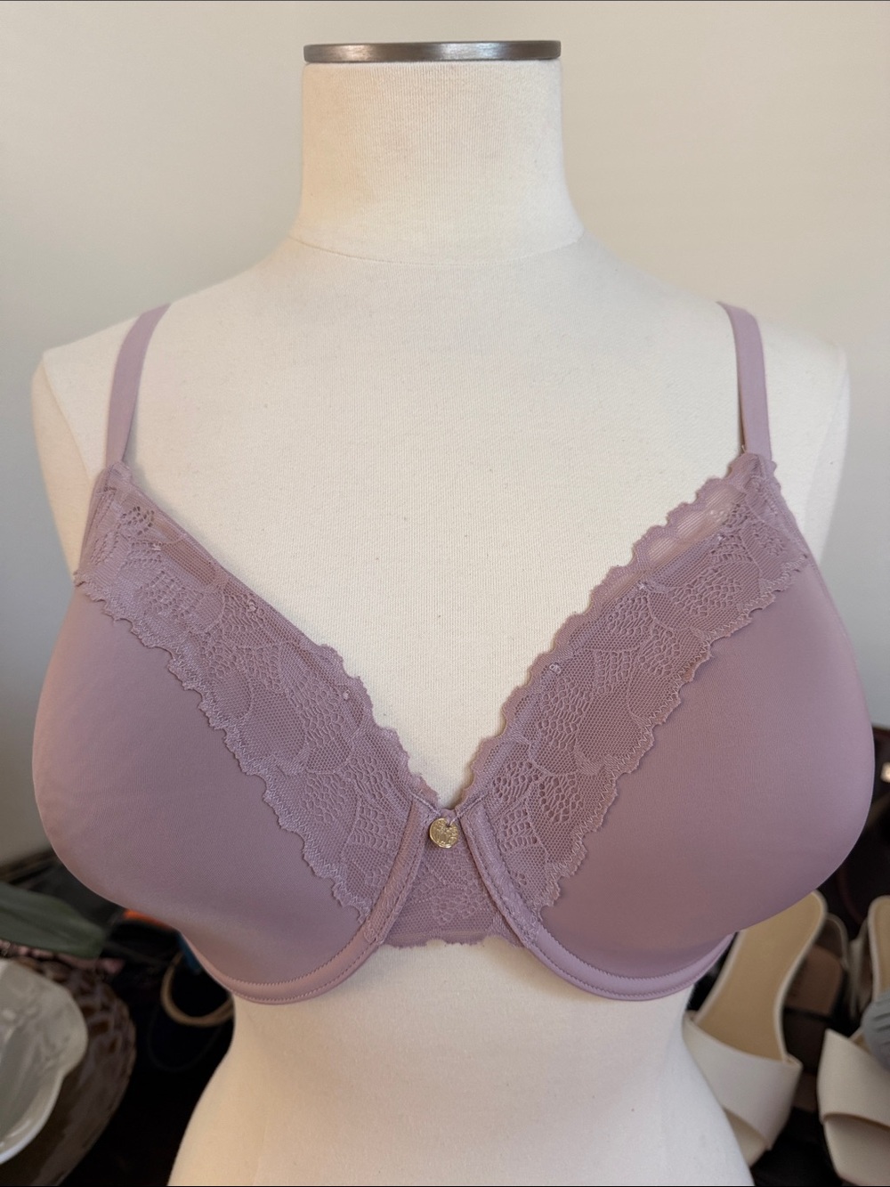 Natori Lavender Lace-Trim Plunge Bra